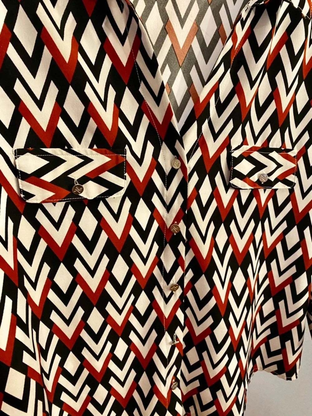 Adrienne Vittadini Chevron Print Button-Front Shirt - Size XL - EUC! - Picture 2 of 4